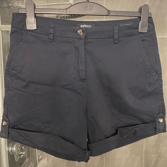 Buffalo shorts - Picture 3 of 3
